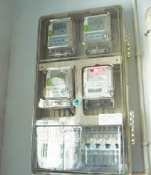 小区内新换的智能电表